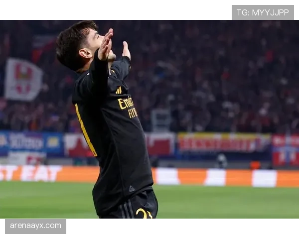 豪门争霸新赛季:曼城、皇马、巴萨谁主沉浮? 豪门争霸新赛季:曼城、皇马、巴萨谁主沉浮?