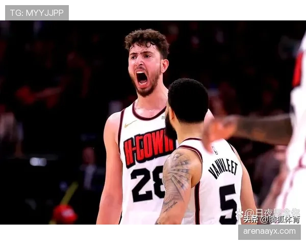 申京利用挡拆拉开空间提升内线得分效率，明显优于同队内线表现