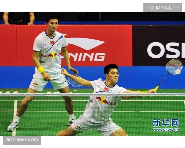 看到傅海峰的生活照，赛场上的狠角色跟天天晒豪宅、高级餐厅的那个人，是真·两张脸